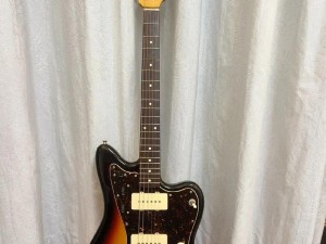 Jazzmaster 系列——独特设计，融合创新与经典的乐器系列